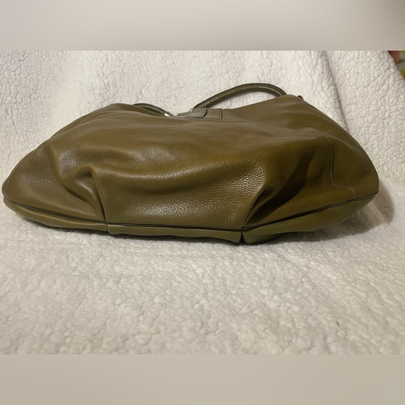 Ferragamo olive top handle bag - Picture 6 of 11